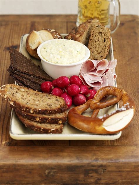 Bayerische Brotzeit Rezept | EAT SMARTER