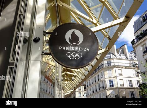 Paris 2024 logo, sign, outside Paris Olympics merchandise shop ...