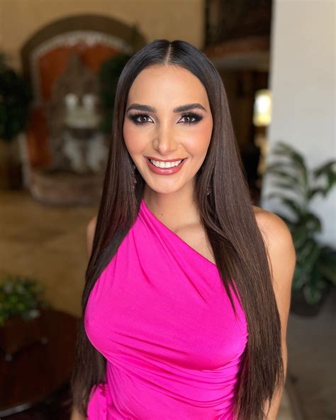 Ivanna Diaz – Most Beautiful Trans Woman Smiley Face - TG Beauty