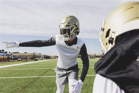 Mens Football Clothing. Nike.com