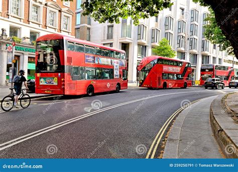 Buses - Transport for London. Editorial Photo - Image of buckingham ...