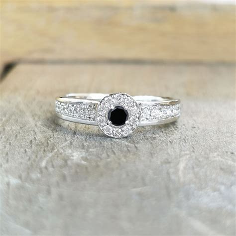 Bague entourage diamant noir - Bague diamant noir | Atelier du Diamant