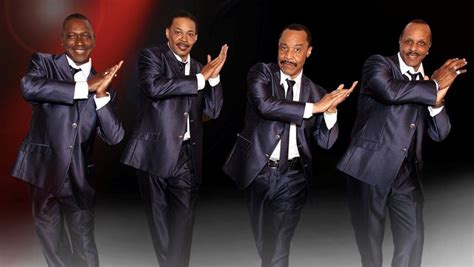 Dramatics là gì? Ý nghĩa, ví dụ câu và cách sử dụng từ Dramatics