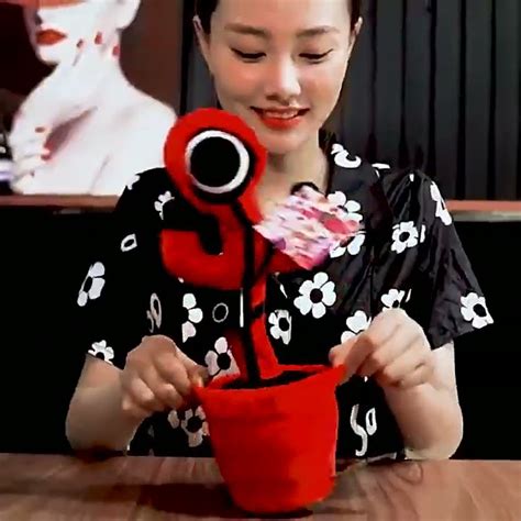 Squid game, dance game, singing, voice repetition - YouTube