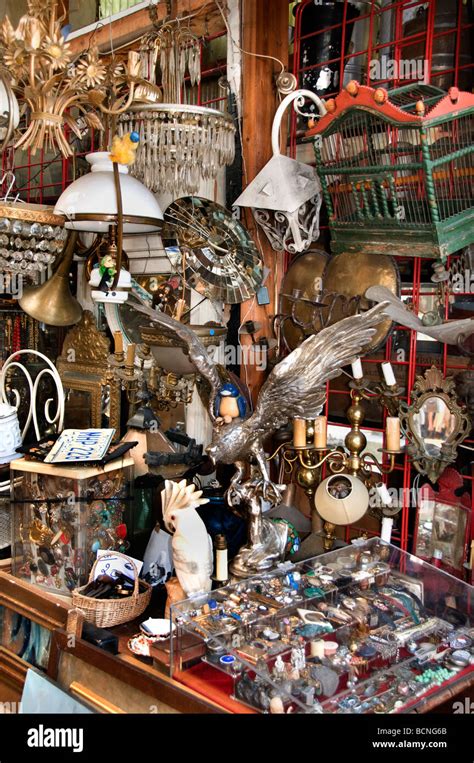 Puces paris hi-res stock photography and images - Alamy