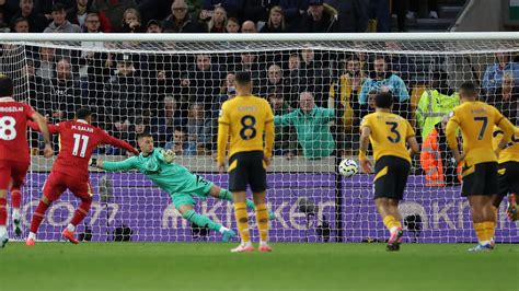 Wolverhampton Wanderers 1-2 Liverpool: Mohamed Salah's penalty sends ...