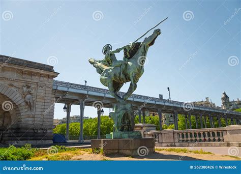 Statue of La France Renaissante Near Bir-Hakeim Bridge in Paris ...