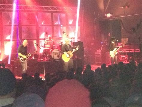 Pixies Rock Sold-Out Crowd with 100 minute, 30 Song Set [Concert Review ...