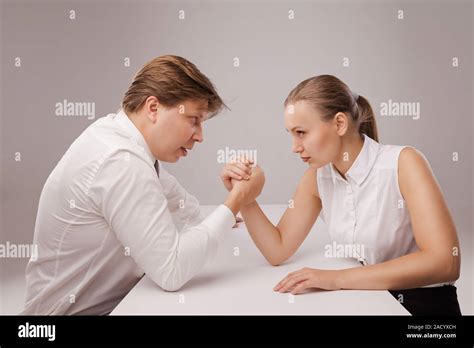 Homme femme rivalité Banque de photographies et d’images à haute ...