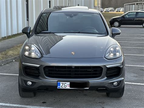 Porsche Cayenne 3 0 D V6 CHRONO LEDMATRIXBOSEŠIBERKAMERE 360ALU