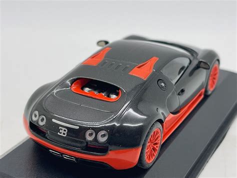 Minichamps Bugatti Veyron Super Sport Carbon Orange