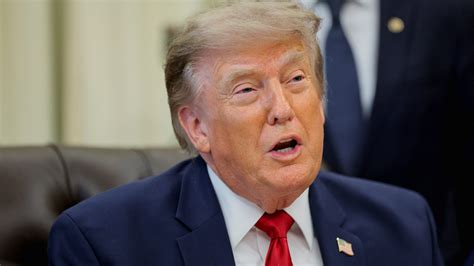 tv networks forced   tough calls  trump primetime speech