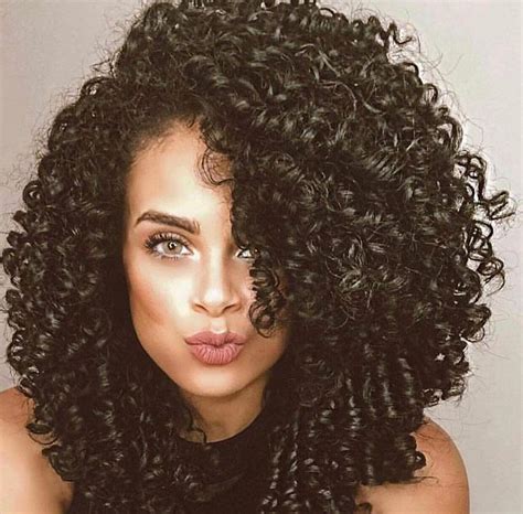 Pin By Daysa On B E A U T I F U L T R E S S E S Curly Hair Styles