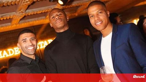 Pol Mica Foto De Tiago Djal Em Festa Na Passagem De Ano Fc