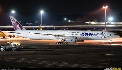 Qatar Airways Boeing 777 300ER A7 BAG By Huang ChengJen Tokyo