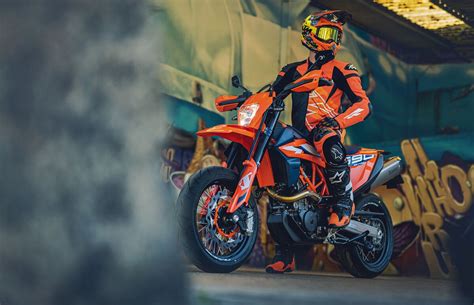 Motorrad Vergleich Ktm Smc R Vs Bmw F Gs