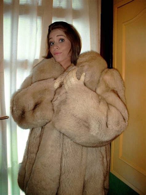 Pin By Elmo Vicavary On Fox Fur Coat Fox Fur Fur