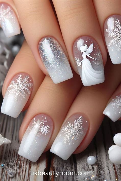 Pin By Johana On U As Xmas Nails Nail Art White Nail Designs