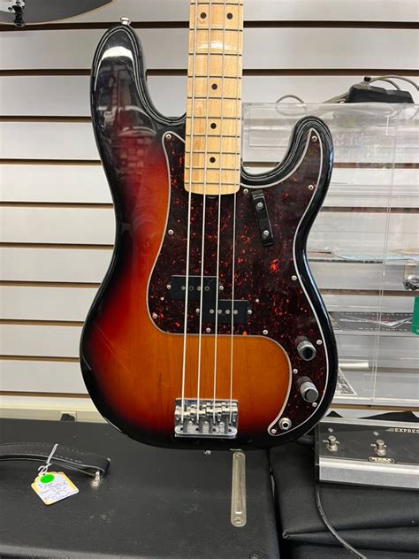 Fender American Precision Bass Guitar With Hardcase Ron S Guitars