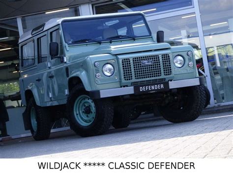 Land Rover Defender SUV Geländewagen Pickup in Grün gebraucht in