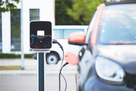 Hungarian Company Develops Automated Ev Charging System