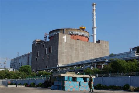 zaporizhzhia nuclear power plant worker killed  ukraine drone attack