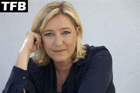 Marine Le Pen D Couvre Le D C S De Jean Marie Le Pen Dans Les M Dias