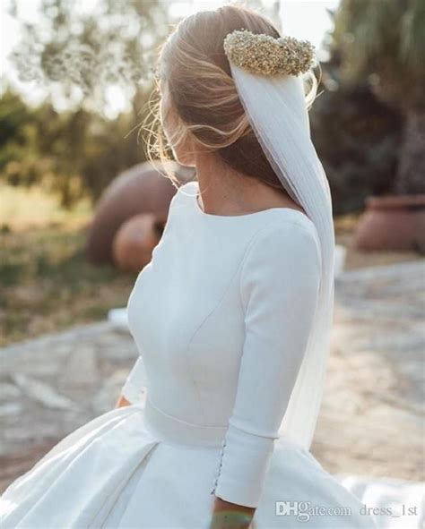 Winter 2018 Simple Vintage Wedding Dresses Long Sleeve Low Cut Back