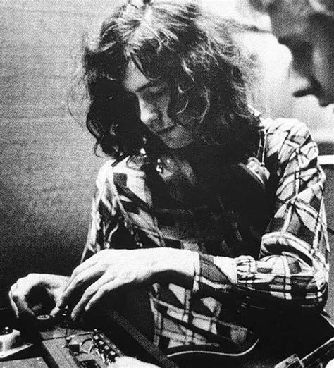 Pin By On Jimmy Page Led Zeppelin Zeppelin