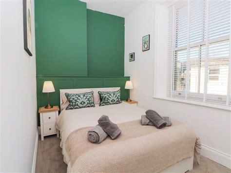 THE PENTHOUSE AT 86, pet friendly, with open fire in Rossendale