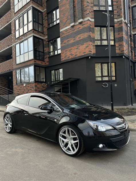 Opel Astra J Gtc