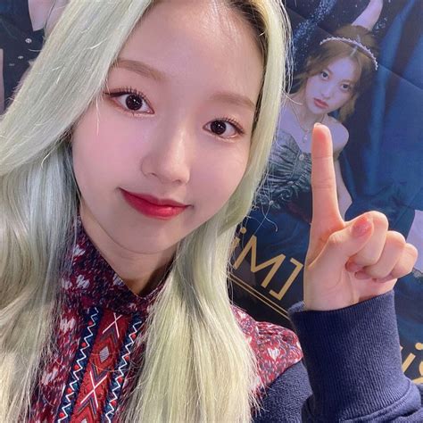 Loo On Twitter Gowon Loona Korean Girl Groups Stars And Moon