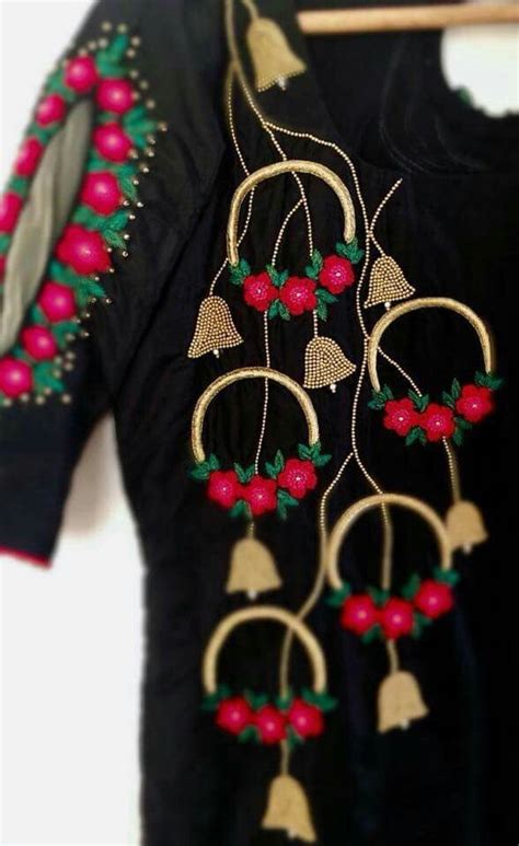 Pin By Pooja Y On Designes Su Embroidery Blouse Designs Embroidery