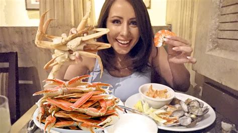 All You Can Eat King Crab Legs Las Vegas Buffet In Tube