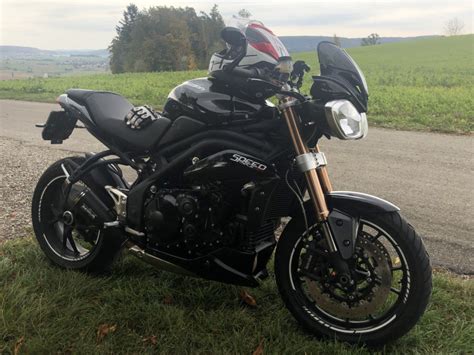 TRIUMPH Speed Triple 1050 Naked Occasion CHF 4 185