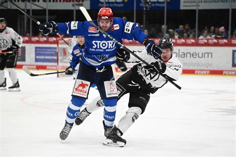 Joacim Eriksson Bejubelt Mit Den Schwenninger Wild Wings Einen Echten