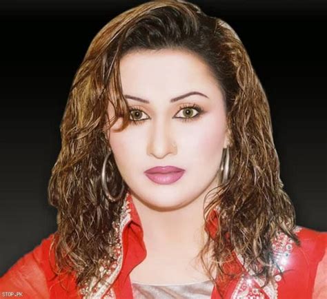stage dancer nargis allegedly assaulted  husband pakistan
