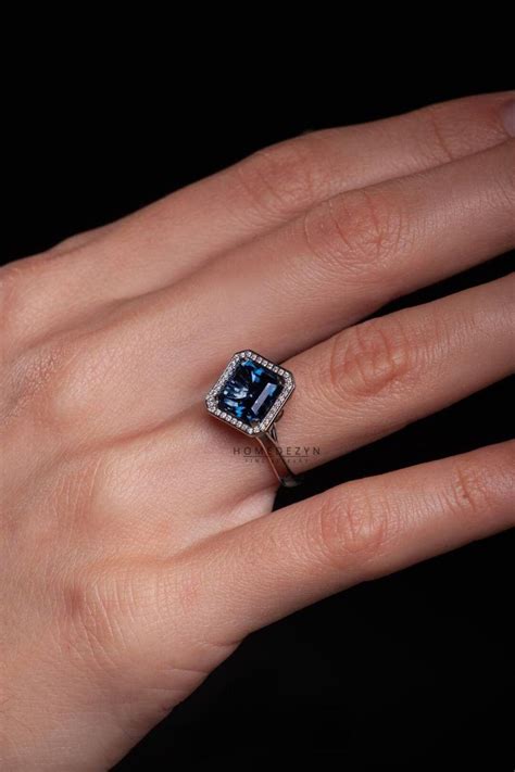 Brazilian Topaz London Blue Carat Vvs Clarity Lab Grown Diamond