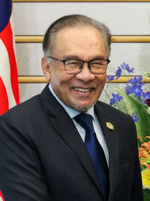 meet anwar ibrahim height age relationships money  fame