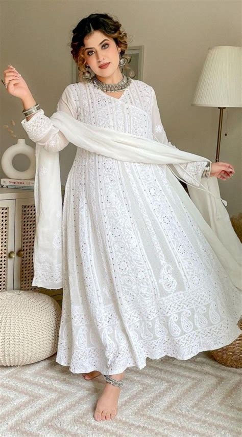 Pin By Srishti Kundra On Desi Attire Indian Dresses Stylish Dress