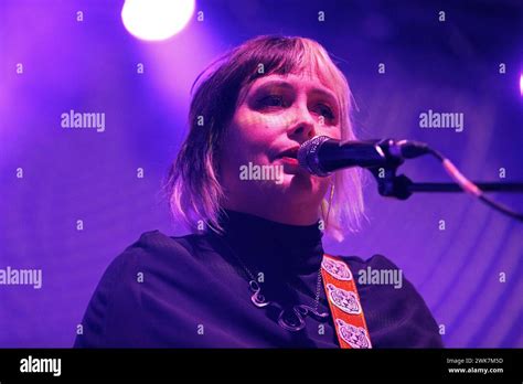 Birmingham Uk 18th Feb 2024 Rachel Goswell Of Slowdive Performing