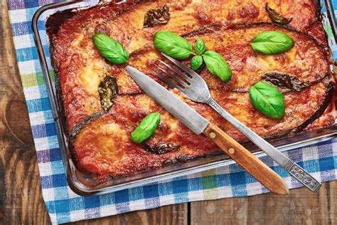 Auberginenauflauf Mit Kartoffeln Ein Vegetarisches Gericht