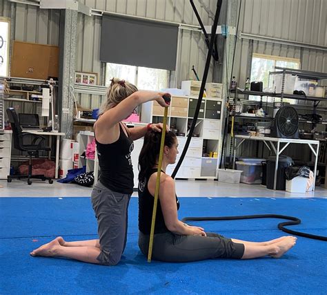 Measuring yourself for a lyra - Trix Circus