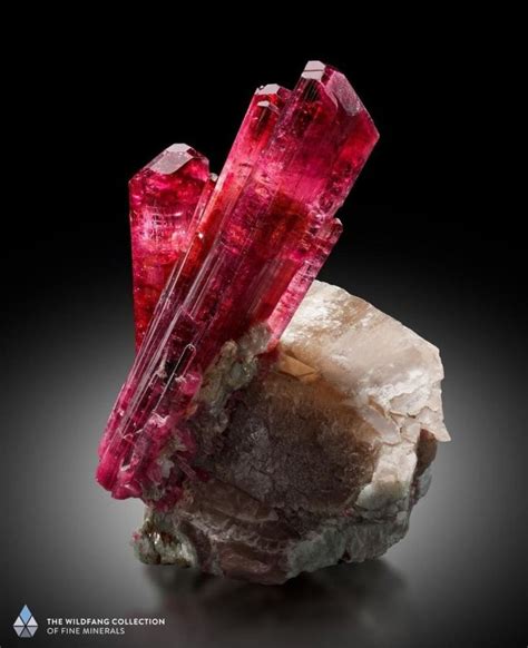 Pin By Rodolfo On Piedras In 2024 Minerals And Gemstones Rocks And