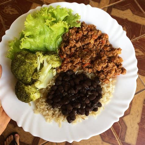 Almoço que eu amo Carne moída arroz integral feijão brócolis e