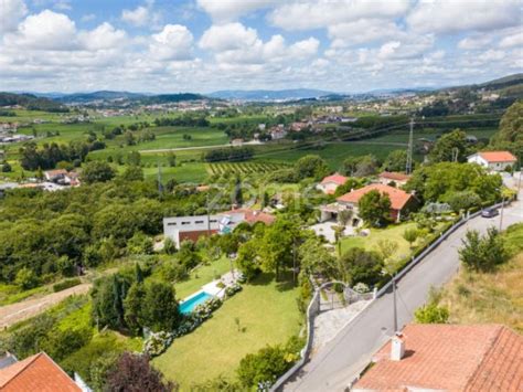 Casas E Moradias Em Escudeiros E Penso Santo Est V O E S O Vicente