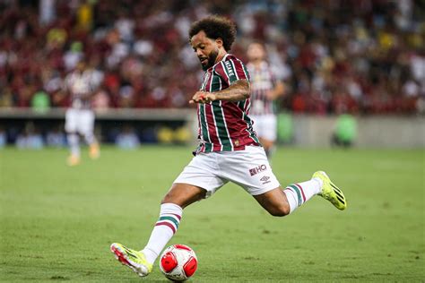 Fluminense não acertou nenhum chute a gol em derrota para o Flamengo