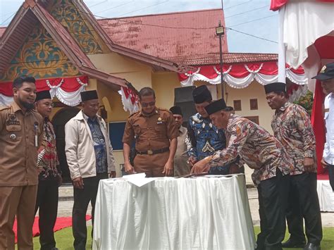 Sertijab PJ Kades Baru Dan Kades Lama Desa Petani Portal Berita Indonesia