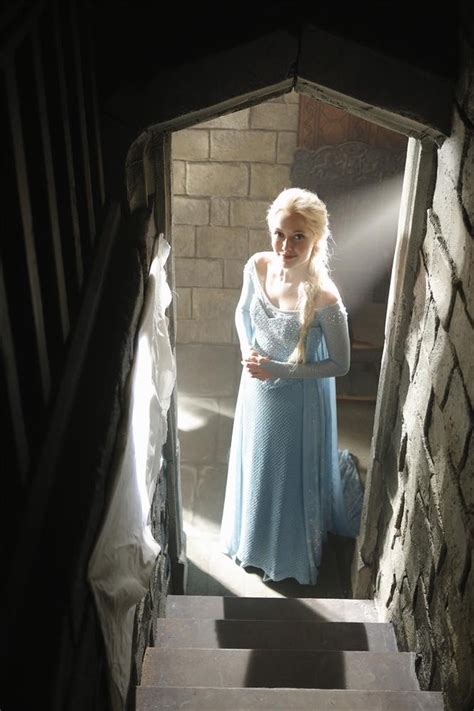 Once Upon a Time behind the scenes photos of Georgina Haig as Elsa ...