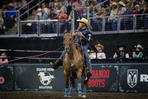 Proctor Medlin Win Sioux Falls 35k Nfr Dreams Made For Many